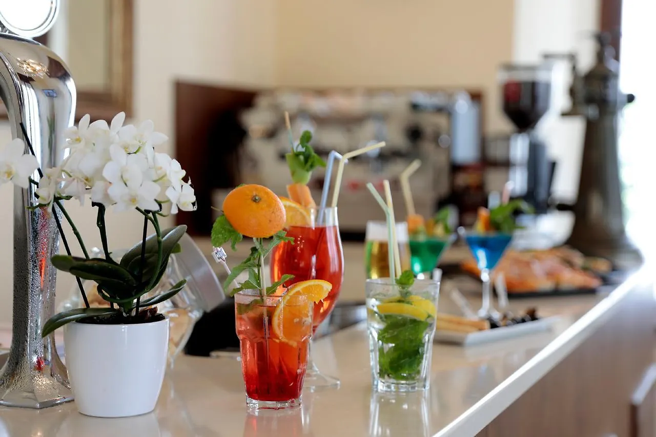 Hotel Villa Fulgida 卡托利卡